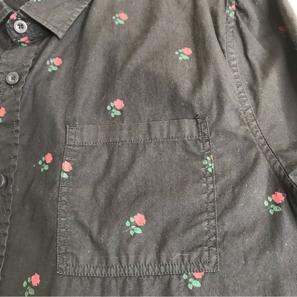 PacSun Short Sleeve Button Up Black Red Rose All Over Print Chest Pkt Men Large - Picture 6 of 12